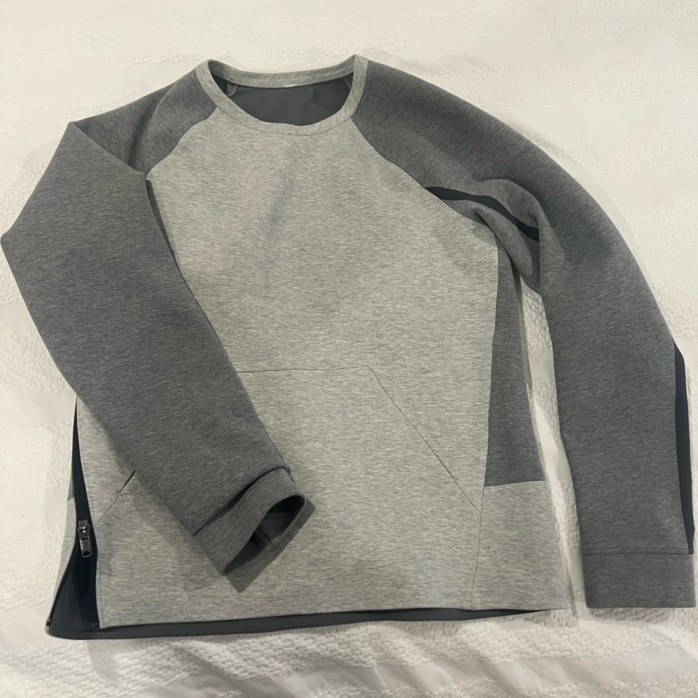 Lululemon Men’s scuba material gray crewneck